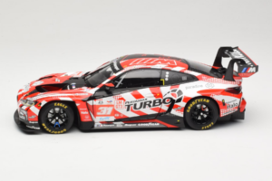 BMW M4 GT3 LMGT3 #31 D. Leung / S. Gelael / A. Farfus Team WRT 2nd Place 24 Hours of Le Mans 2024 Minichamps 1:18 113242431 K – slika 4 od 8