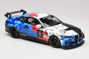 BMW M4 GT4 #1 Presentation 2024 Otto 1:18 OT1125 Smola – slika 4 od 6