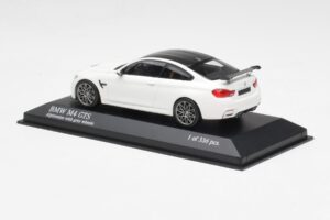 BMW M4 GTS F82 Bel Z Sivimi Platišči Minichamps 1:43 410025221 Kovina – slika 3 od 4
