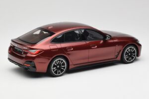 BMW M440i G26 Gran Coupe Aventurine Rdeč Otto 1:18 OT1075 Smola – slika 2 od 6