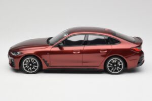 BMW M440i G26 Gran Coupe Aventurine Rdeč Otto 1:18 OT1075 Smola – slika 3 od 6