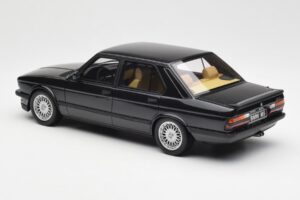 BMW M5 E28 Diamond Črn Otto 1:18 OT184 Smola – slika 5 od 6