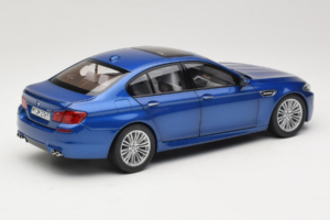 BMW M5 F10 Monte Carlo Blue Paragon 1:18 80432186352 Kovina – slika 3 od 8