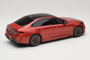 BMW M5 G90 Beach Orange GT Spirit 1:18 GT966 Smola – slika 2 od 6