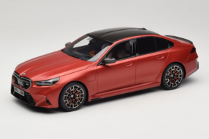 BMW M5 G90 Beach Orange GT Spirit 1:18 GT966 Smola
