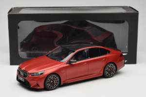 BMW M5 G90 Beach Orange GT Spirit 1:18 GT966 Smola – slika 6 od 6