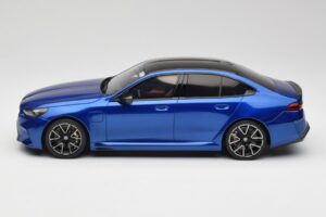 BMW M5 G90 Marina Bay Blue Metallic GT Spirit 1:18 GT507 Smola – slika 3 od 6