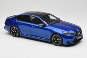 BMW M5 G90 Marina Bay Blue Metallic GT Spirit 1:18 GT507 Smola – slika 4 od 6