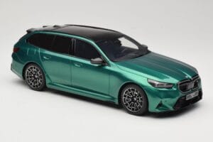 BMW M5 G99 Competition Touring Isle of Man Green GT Spirit 1:18 GT509 Smola – slika 4 od 6
