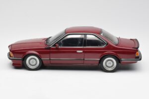 BMW M635 CSi E24 Karmin Rdeč AUTOart 1:18 70528 Kovina – slika 4 od 8