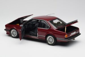 BMW M635 CSi E24 Karmin Rdeč AUTOart 1:18 70528 Kovina – slika 5 od 8