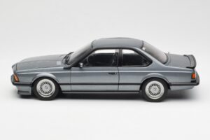 BMW M635 CSi E24 Shadow Line Delphin Metallic AUTOart 1:18 70529 Kovina – slika 4 od 8