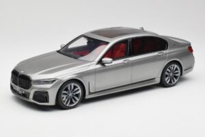 BMW M760i G12 V12 Final Edition Siv GT Spirit 1:18 GT478 Smola