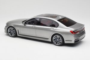 BMW M760i G12 V12 Final Edition Siv GT Spirit 1:18 GT478 Smola – slika 5 od 6