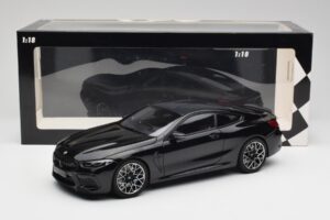 BMW M8 F92 Safirno Črna Minichamps 1:18 110029021 Kovina – slika 8 od 8
