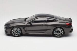 BMW M8 F92 Grey Metallic Minichamps 1:18 110029022 Kovina – slika 4 od 8