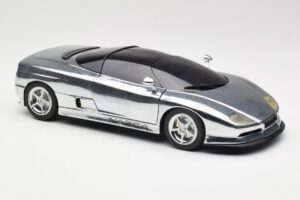 BMW Nazca M12 Chrome Silver Revell 1:18 08916 Kovina – slika 6 od 8