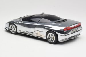 BMW Nazca M12 Chrome Silver Revell 1:18 08916 Kovina – slika 7 od 8