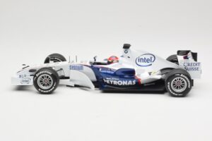 BMW Sauber F1.07 #10 R. Kubica Launch Version 2007 Minichamps 1:18 80430426995 Kovina – slika 3 od 7