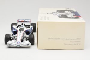 BMW Sauber F1.07 #9 N. Heidfeld Launch Version 2007 Minichamps 1:18 80430426994 Kovina – slika 6 od 7