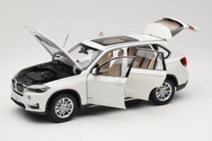 BMW X5 E70 Alpine White Paragon 1:18 PA-97073 Kovina – slika 2 od 8