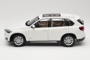 BMW X5 E70 Alpine White Paragon 1:18 PA-97073 Kovina – slika 4 od 8