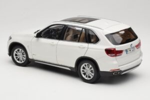 BMW X5 E70 Alpine White Paragon 1:18 PA-97073 Kovina – slika 7 od 8