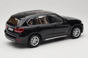 BMW X5 E70 Sapphire Black Paragon 1:18 PA-97071 Kovina – slika 3 od 8