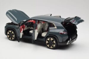 BMW XM G09 Isle of Man Green Minichamps 1:18 110023300 Kovina – slika 5 od 8