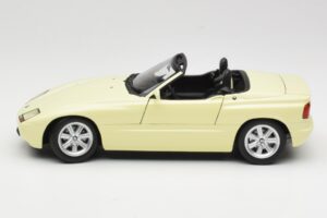 BMW Z1 Rumena Minichamps 1:18 180020104 Kovina – slika 4 od 8