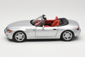 BMW Z3 Kabriolet Srebrna UT Models 1:18 20402 Kovina – slika 4 od 8