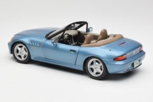 BMW Z3 E36/7 James Bond Goldeneye Modra Metalik UT Models 1:18 180024336 Kovina – slika 7 od 8