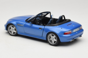 BMW Z3 M Roadster Moder Dealerska Izdaja UT Models 1:18 80439422939 Kovina – slika 7 od 8