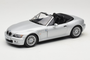 BMW Z3 Roadster 1.8 Srebrn Dealerska Izdaja UT Models 1:18 80439411712 Kovina