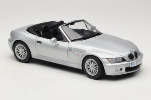 BMW Z3 Roadster 1.8 Srebrn Dealerska Izdaja UT Models 1:18 80439411712 Kovina – slika 6 od 8