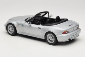 BMW Z3 Roadster 1.8 Srebrn Dealerska Izdaja UT Models 1:18 80439411712 Kovina – slika 7 od 8