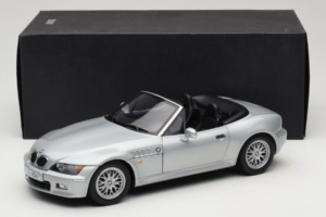BMW Z3 Roadster 1.8 Srebrn Dealerska Izdaja UT Models 1:18 80439411712 Kovina – slika 8 od 8