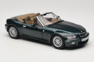BMW Z3 Roadster 2.8 Temno Zelen Dealerska Izdaja UT Models 1:18 80439411713 Kovina – slika 6 od 8