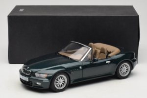 BMW Z3 Roadster 2.8 Temno Zelen Dealerska Izdaja UT Models 1:18 80439411713 Kovina – slika 8 od 8
