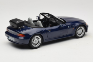 BMW Z3 Roadster Moder Dealerska Izdaja UT Models 1:18 80439422186 Kovina – slika 3 od 8