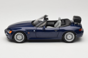 BMW Z3 Roadster Moder Dealerska Izdaja UT Models 1:18 80439422186 Kovina – slika 4 od 8