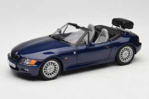 BMW Z3 Roadster Moder Dealerska Izdaja UT Models 1:18 80439422186 Kovina