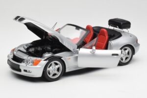 BMW Z3 Roadster Z Prtljažnikom Srebrna UT Models 1:18 20407 Kovina – slika 2 od 8