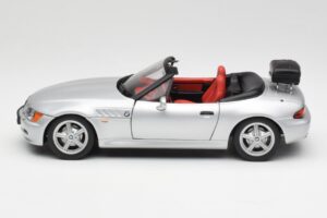 BMW Z3 Roadster Z Prtljažnikom Srebrna UT Models 1:18 20407 Kovina – slika 4 od 8