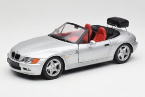 BMW Z3 Roadster Z Prtljažnikom Srebrna UT Models 1:18 20407 Kovina