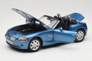 BMW Z4 E85 Moder Metallic Motormax 1:18 73144 Kovina – slika 2 od 8