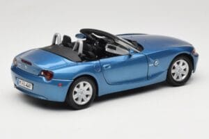BMW Z4 E85 Moder Metallic Motormax 1:18 73144 Kovina – slika 3 od 8