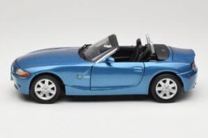 BMW Z4 E85 Moder Metallic Motormax 1:18 73144 Kovina – slika 4 od 8