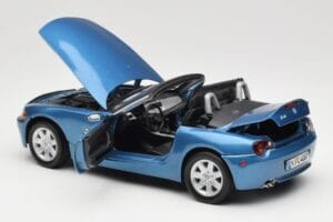 BMW Z4 E85 Moder Metallic Motormax 1:18 73144 Kovina – slika 5 od 8