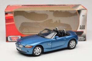 BMW Z4 E85 Moder Metallic Motormax 1:18 73144 Kovina – slika 8 od 8